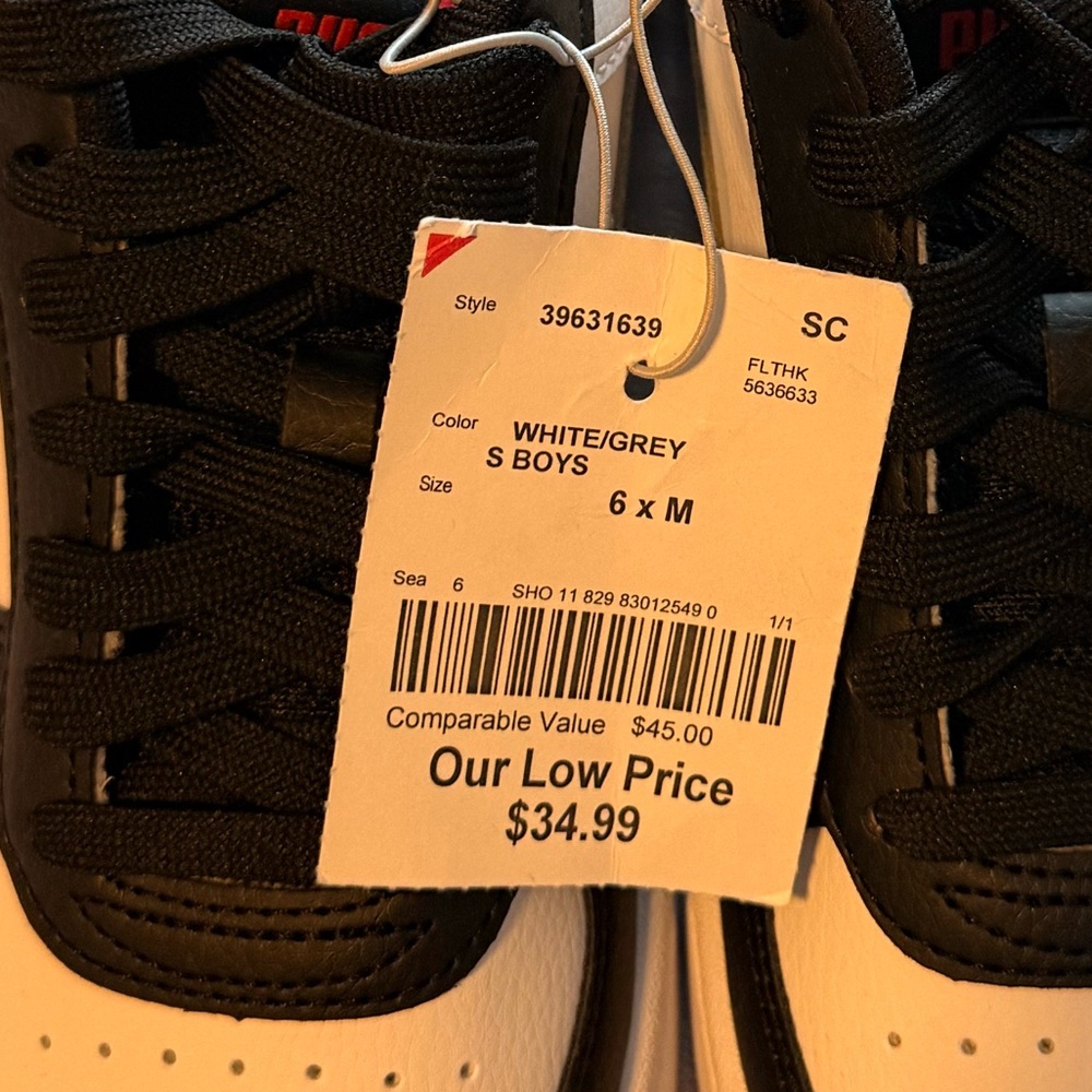 Puma Men's Black and White Sneakers